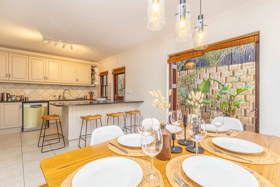 3 Bedroom Property for Sale in Sea Point Western Cape